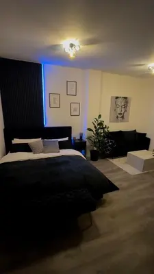 Ein Bett oder Betten in einem Zimmer der Unterkunft Good Vibes Luxury Homes