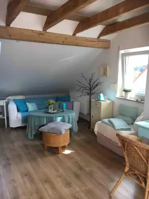 Ein Sitzbereich in der Unterkunft Appartement mit Panoramablick über Aschaffenburg
