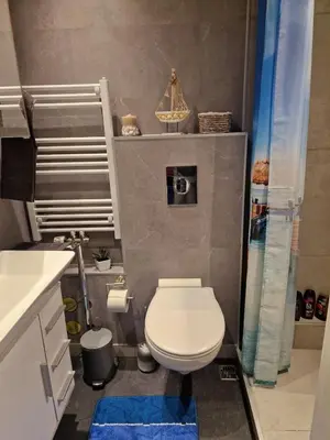 Ein Badezimmer in der Unterkunft quiet apartment 2