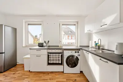 Küche/Küchenzeile in der Unterkunft GU03 Monteursunterkunft in Griesheim!