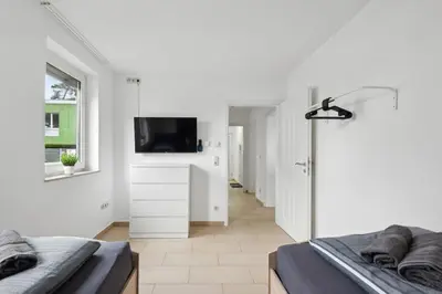 TV/Unterhaltungsangebot in der Unterkunft GU02 Wohnung mit Terrasse in Griesheim!