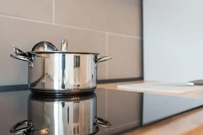 Küche/Küchenzeile in der Unterkunft 2 Zimmer Dachstudio Apartment mit 4 Einzelbetten