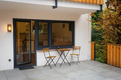 Ein Balkon oder eine Terrasse in der Unterkunft Apartment Erde im Ferienhaus am Waldbach
