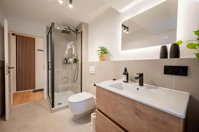 Ein Badezimmer in der Unterkunft Zentrale Altbauwohnung am Barockschloss