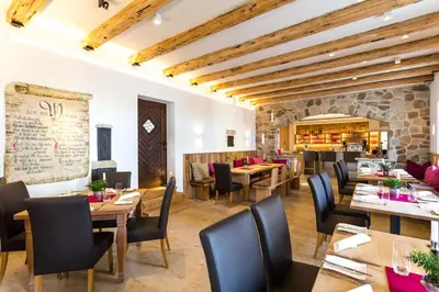 Ein Restaurant oder anderes Speiselokal in der Unterkunft Das Crass