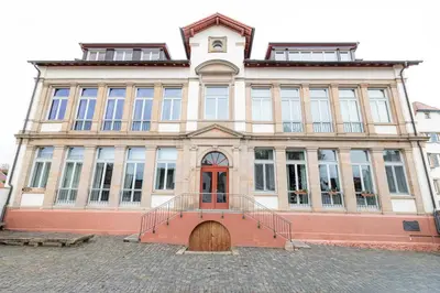 Eine Fassade oder ein Eingang zu Loft - Zur alten Schule in Essingen
