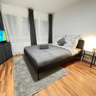 FlexStay Room 8