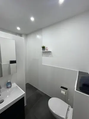 Ein Badezimmer in der Unterkunft Live-In Room 5