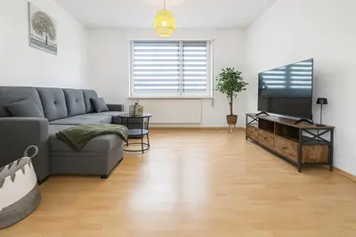 Ein Sitzbereich in der Unterkunft C&V 5 Personen 3 Zimmer Zentral Smart TV WLAN Boxspringbett