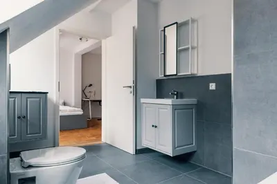 Ein Badezimmer in der Unterkunft Moderne 2 Zimmer Wohnung im Herzen von Karlsruhe 64m2 2 OG