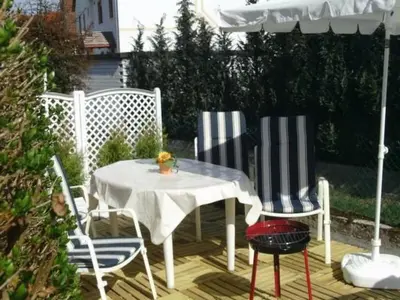 Ein Patio oder anderer Außenbereich in der Unterkunft Apartment Appartement in Abenheim mit Grill und Terrasse by Interhome