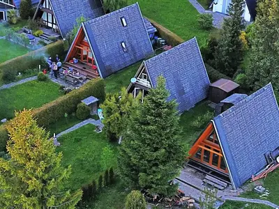 Ein Garten an der Unterkunft Holiday Home Freistehendes Nurdachaus im Ferienpark Schellbronn by Interhome