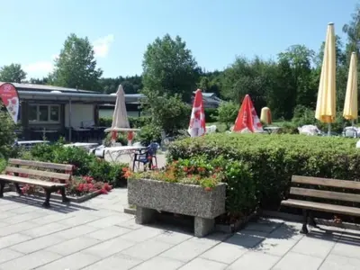 Ein Garten an der Unterkunft Holiday Home Nur-Dach-Ferienhaus für vier Personen by Interhome