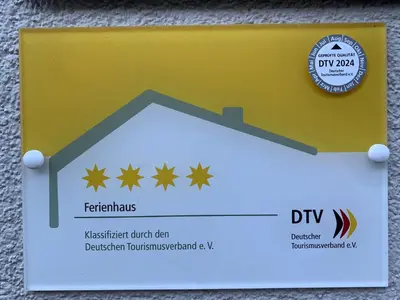 Ein Zertifikat, Auszeichnung, Logo oder anderes Dokument, das in der Unterkunft Holiday Home Trifels by Interhome ausgestellt ist