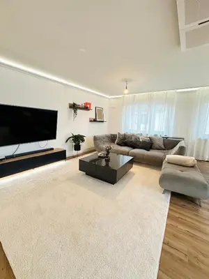 Ein Sitzbereich in der Unterkunft Luxuriöse & stilvolle Wohnung mit Spa-Bad, Home-Office & Fitnessbereich