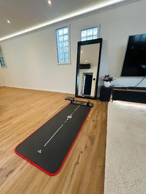 TV/Unterhaltungsangebot in der Unterkunft Luxuriöse & stilvolle Wohnung mit Spa-Bad, Home-Office & Fitnessbereich