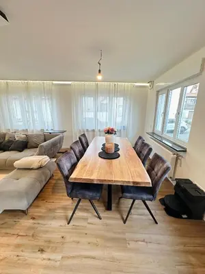 Ein Sitzbereich in der Unterkunft Luxuriöse & stilvolle Wohnung mit Spa-Bad, Home-Office & Fitnessbereich