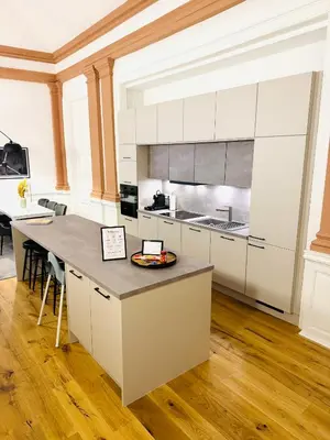 Küche/Küchenzeile in der Unterkunft NIRO I Exklusive Residenz - Historischer Ballsaal - Deluxe, Infrarotkabine, Pac-Man, Parkplatz, TV