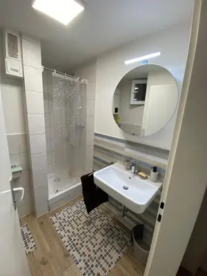 Ein Badezimmer in der Unterkunft Quiet 2 bedroom apartment - ruhige 2 Zimmer Wohnung