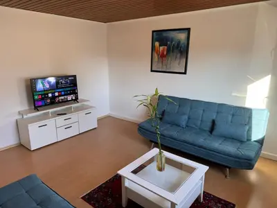 TV/Unterhaltungsangebot in der Unterkunft Gemütliche, lichtdurchflutete Wohnung
