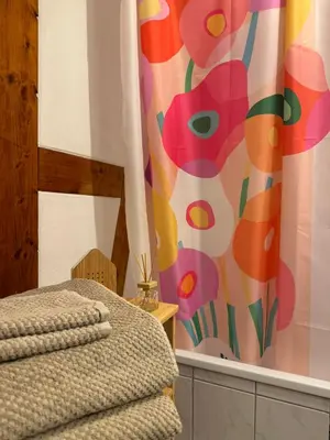 Ein Bett oder Betten in einem Zimmer der Unterkunft Herzstück 1526 - Ihre Ferienwohnung im Fachwerkhaus direkt in der Altstadt