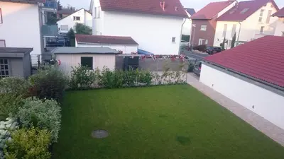 Ein Garten an der Unterkunft Ferienwohnung im Heckgewann