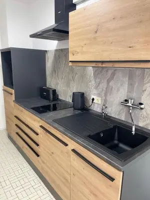 Küche/Küchenzeile in der Unterkunft Appartement am Pfühlpark Parkplatz Küche Wlan Balkon
