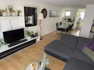 TV/Unterhaltungsangebot in der Unterkunft Ruhige Wohnung - ideal für Urlaub und Business