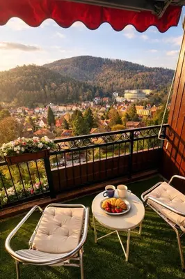 Ein allgemeiner Bergblick oder ein Berglick von der Ferienwohnung aus