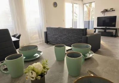 TV/Unterhaltungsangebot in der Unterkunft Homely second Floor Apt-Balkon und Parken-APOLONIAliving