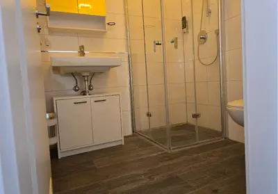 Ein Badezimmer in der Unterkunft Homely second Floor Apt-Balkon und Parken-APOLONIAliving
