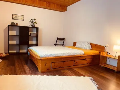 Ein Bett oder Betten in einem Zimmer der Unterkunft Odw homes - Large country house with three apartments and garden