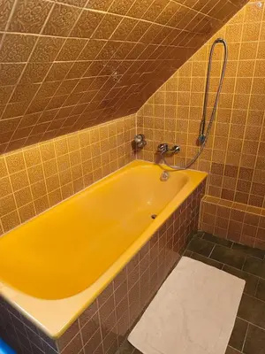 Ein Badezimmer in der Unterkunft Ganze Wohnung in Karlsruhe, 2 Schlafzimmer, 3 Betten, Küche, Bad, Altbau, Stadtmitte
