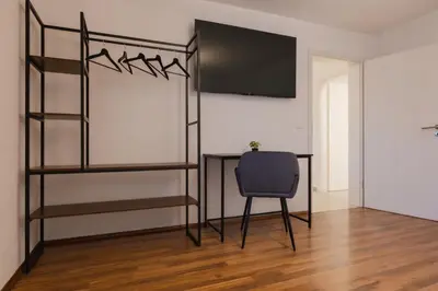 TV/Unterhaltungsangebot in der Unterkunft Moderne 2-Zimmer Wohnung - kostenloser Parkplatz