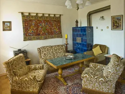 Ein Sitzbereich in der Unterkunft Apartment mit Pool und überdachtem Balkon by Interhome