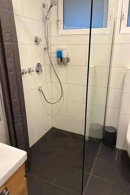 Ein Badezimmer in der Unterkunft Apartment Porschenahe Ferienwohnung für Klang-Liebhaber by Interhome