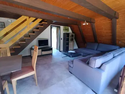 Ein Sitzbereich in der Unterkunft Holiday Home Haus Winnetou by Interhome