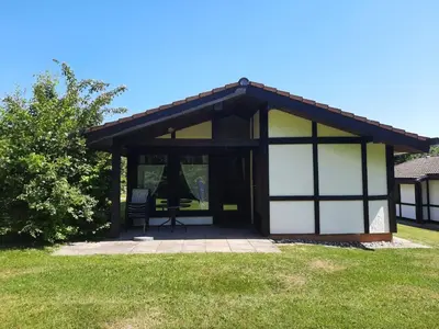 Das Gebäude in dem sich das Ferienhaus befindet