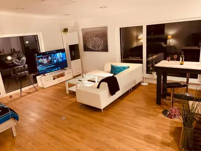 TV/Unterhaltungsangebot in der Unterkunft FeWo Mara - ruhige Maisonette mit Garten & Klimaanlage