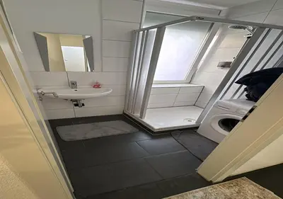 Ein Badezimmer in der Unterkunft Lise Zimmer Zentral Bequem