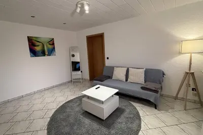 Ein Sitzbereich in der Unterkunft Cozy & Modern Apt. Between Karlsruhe & Pforzheim