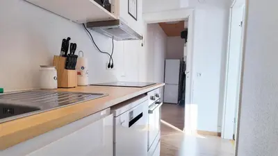 Küche/Küchenzeile in der Unterkunft ALFA 4 Zimmer-Apartment Kornwestheim bei Stuttgart Zentral 5 Betten l Bad Küche WLAN WM l LANGZEITAUFENTHALTE l Bath Kitchen 5 Beds WIFI WM l LONG STAY