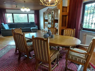 Ein Sitzbereich in der Unterkunft Große Ferienwohnung mit herrlichem Ausblick