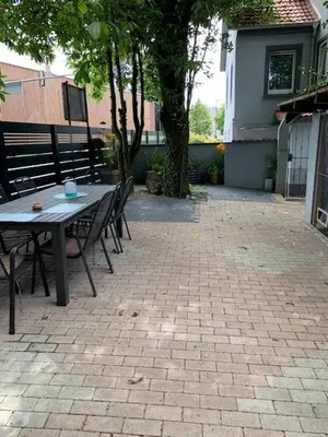 Das Gebäude in dem sich die Ferienwohnung befindet