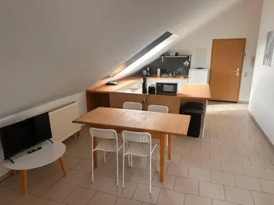 Küche/Küchenzeile in der Unterkunft 4 Personen I 2 Schlafzimmer I Wohnung Wörrstadt mit Parkplatz