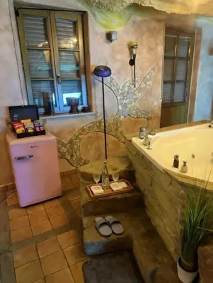 Ein Badezimmer in der Unterkunft Wellness Höhlen Suite & Spa