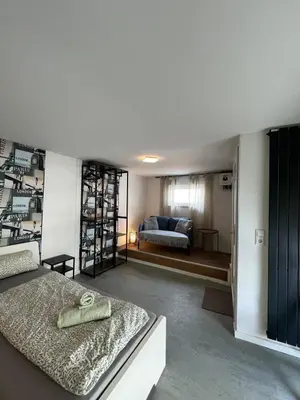 Ein Bett oder Betten in einem Zimmer der Unterkunft modernes Monteurzimmer mit zwei Einzelbetten