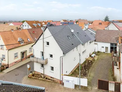 Das Gebäude in dem sich die Ferienwohnung befindet