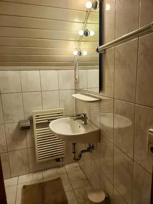 Ein Badezimmer in der Unterkunft Hotel zur Linde