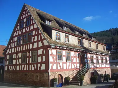 Das Gebäude in dem sich das Bed & Breakfast befindet